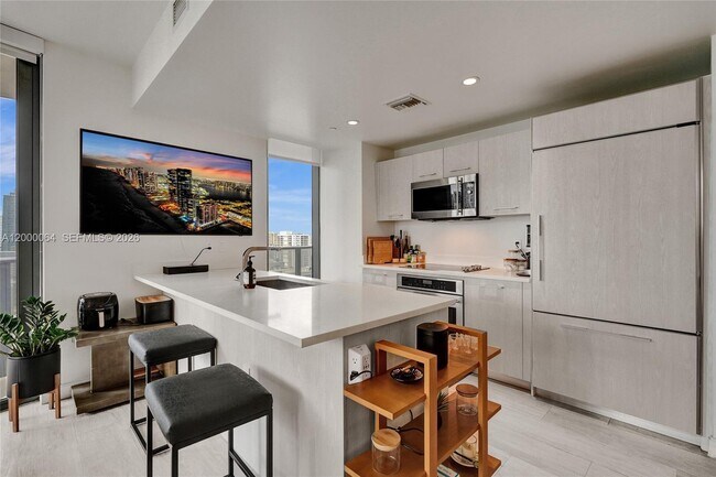 Building Photo - 45 SW 9th St