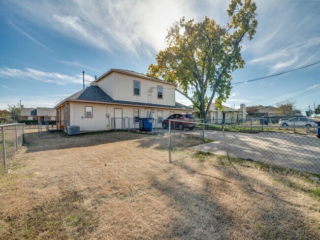 Building Photo - Jewel St- Duplex