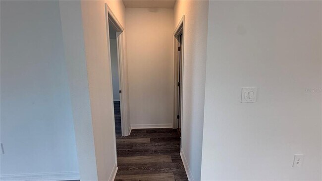 Building Photo - 1373 Current Pl