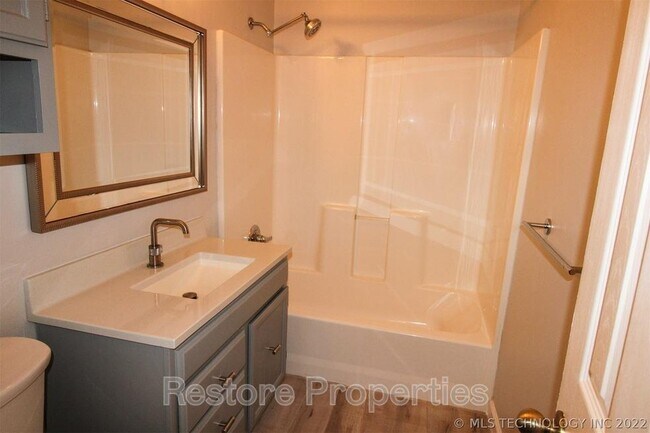 Building Photo - 5510 S Owasso Ave
