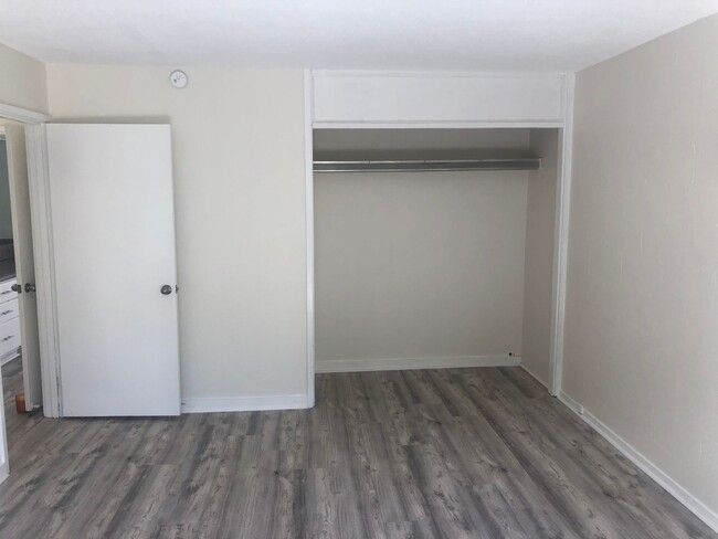 Building Photo - Cozy 1 Bedroom Near UH