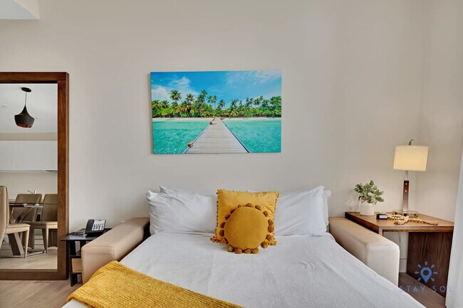 Building Photo - 777 N Ocean Dr