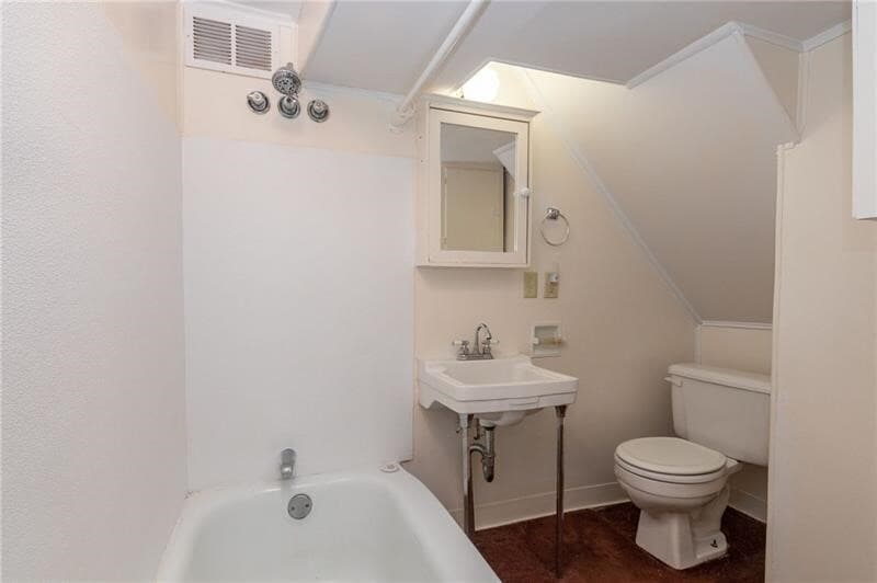 Bathroom - Basement (Old picture - Under Renovation) - 1237 Euclid Ave