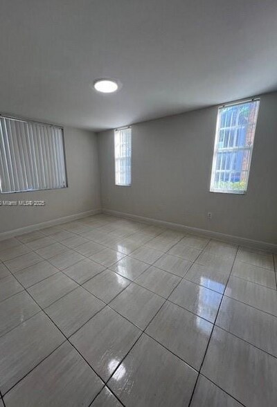 Building Photo - 577 SW 111th Ln
