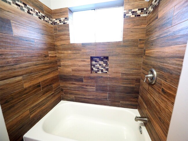 Building Photo - 2812 Pickett Dr