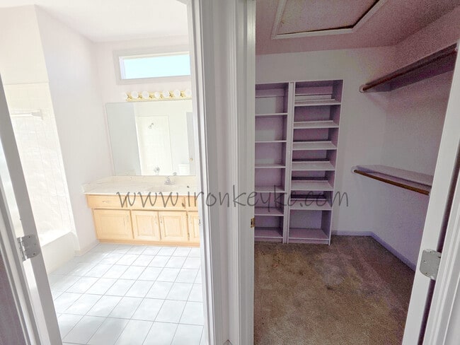 Building Photo - 14112 Windsor St