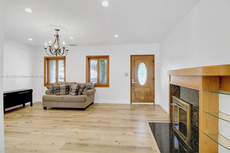 Building Photo - 89 Corydon Dr