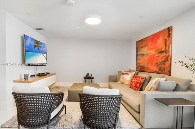 Building Photo - 200 Biscayne Blvd Way