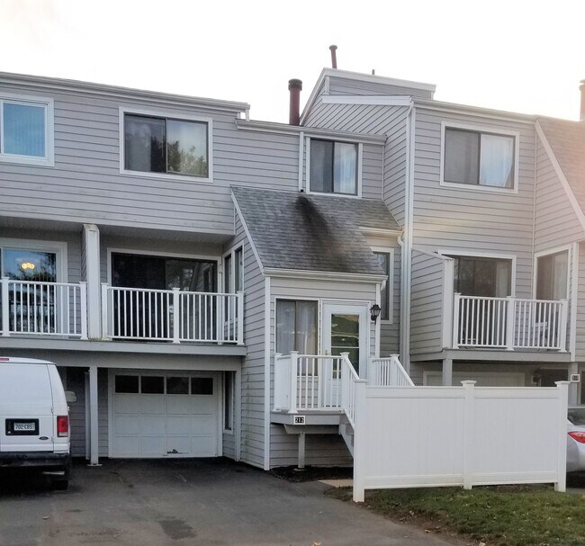 Primary Photo - 212 Crosswoods Rd