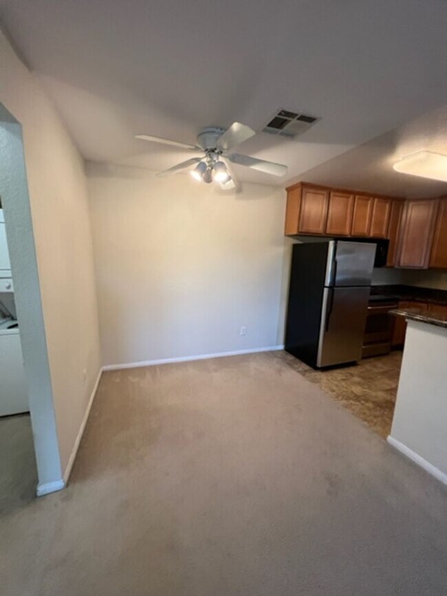 Building Photo - Nice 1 Bedroom and 1 Bathroom Condo $1,450.00
