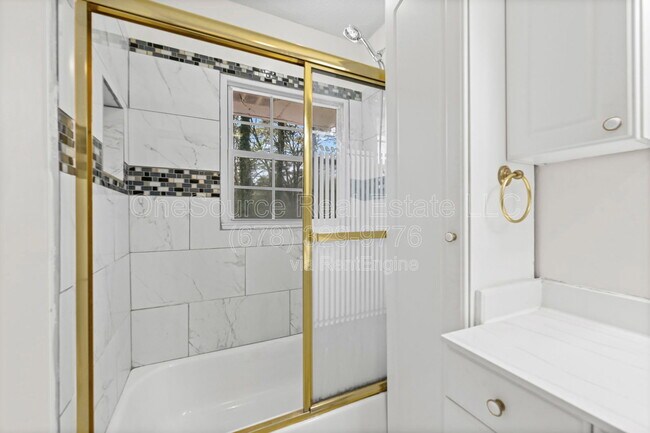 Building Photo - 4410 Carrollwood Dr