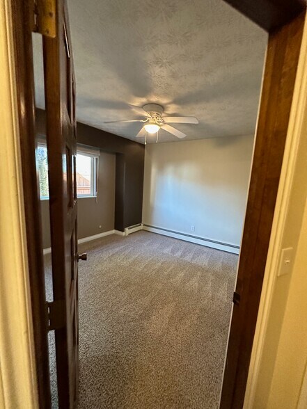 Building Photo - 2041 Sturbridge Cir