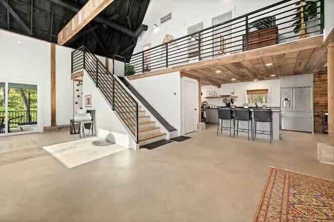 Building Photo - 8442 E McNelly Rd