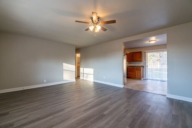 Building Photo - Charming 3 Bed / 1.5 Bath Home in Greenwood (1 Acre Lot)