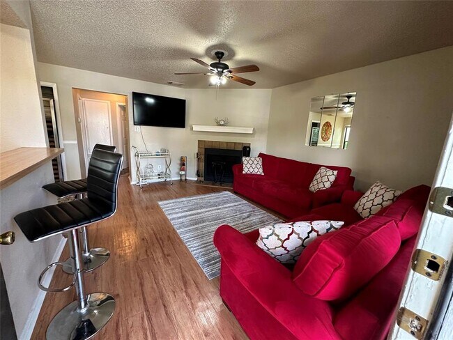 Building Photo - 10616 Mellow Meadow Dr