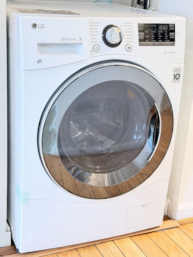 Building Photo - 2BR MORGANDALE CONDO AVAIL. IMMED!!