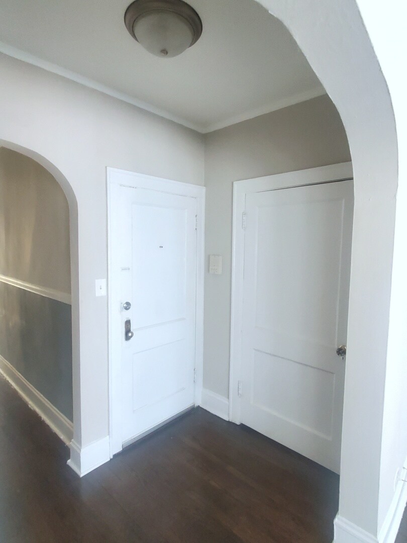 Building Photo - 8028 S Phillips Ave