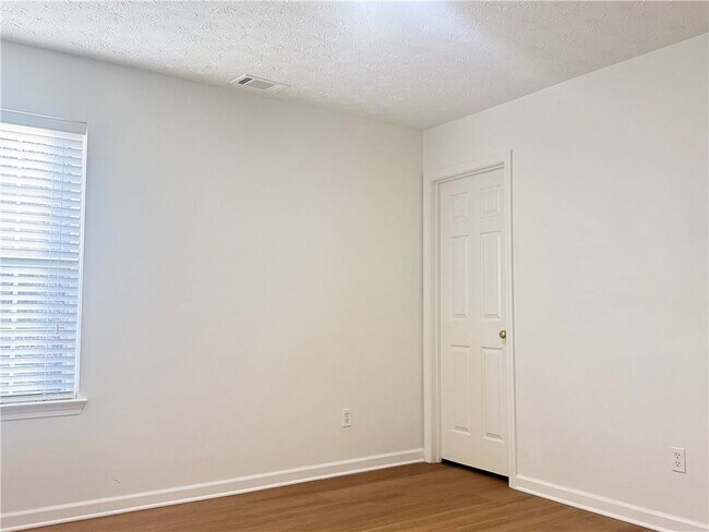 Building Photo - 3501 Bogan Mill Rd NE