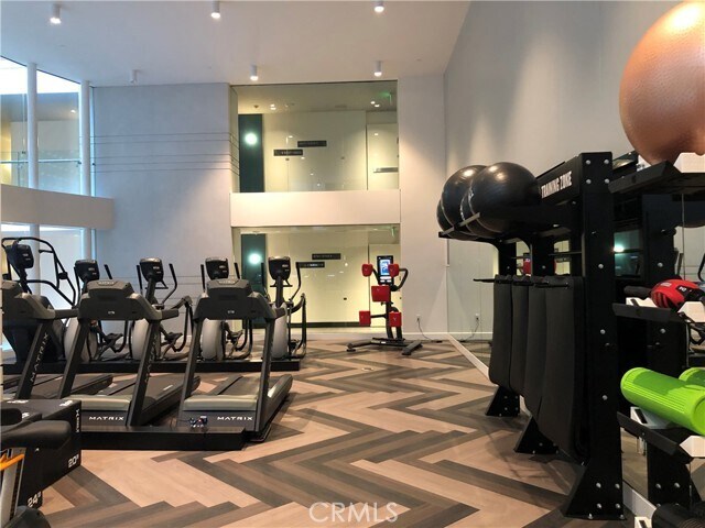 Building Photo - 400 S Broadway