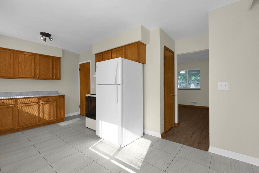 Building Photo - 673 Joyful St