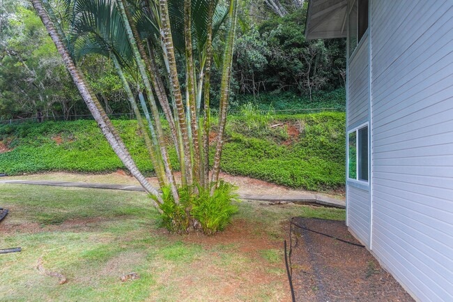 Building Photo - Gardens at Launani Valley. This spacious 3...