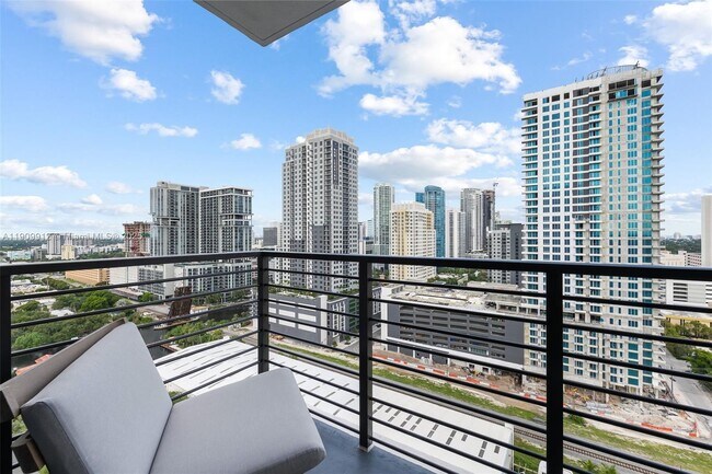 Building Photo - 307 SW 5th St