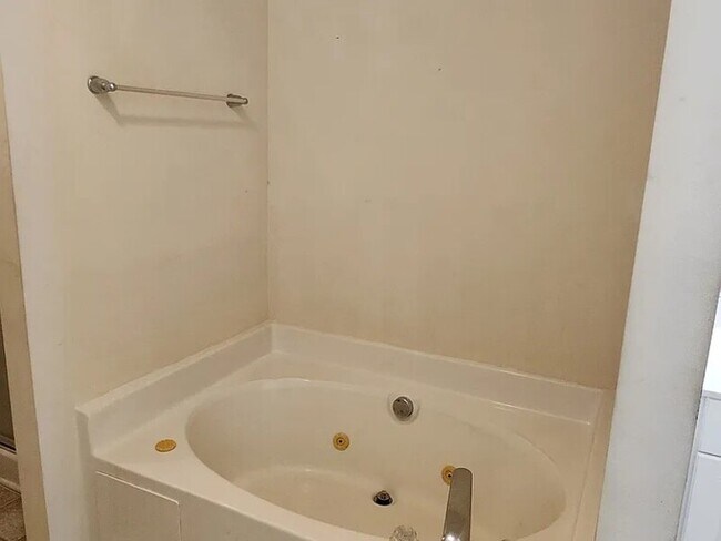 Building Photo - 429 Buttonbush Ct