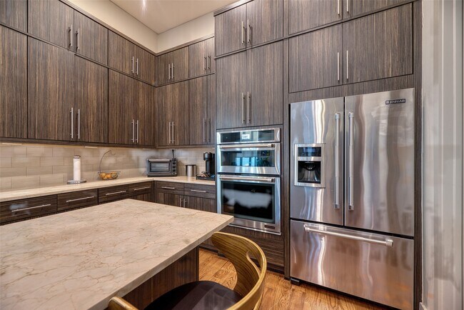 Building Photo - 5521 Kiam St