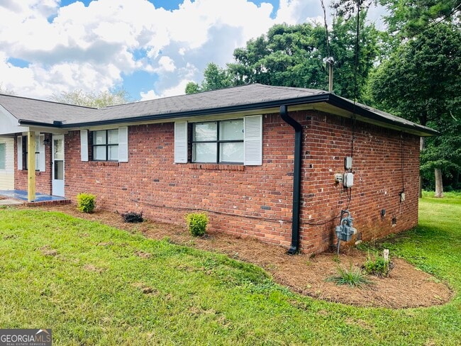 Building Photo - 2270 Pope Rd