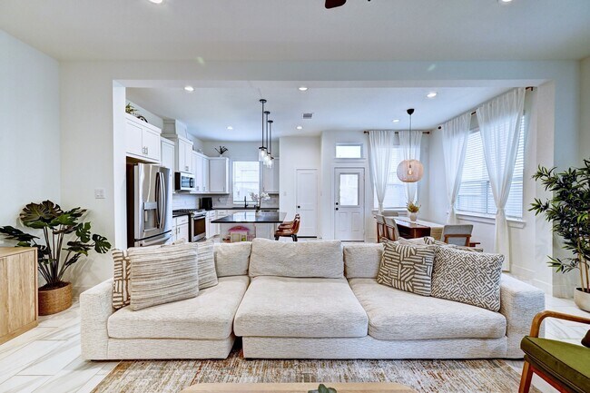 Building Photo - 1523 Cathedral Bend Drive