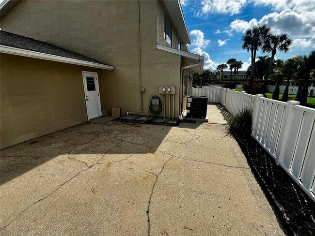 Building Photo - 6490 Cape Hatteras Way NE