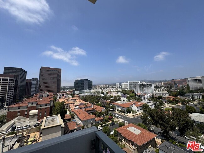 Building Photo - 10787 Wilshire Blvd