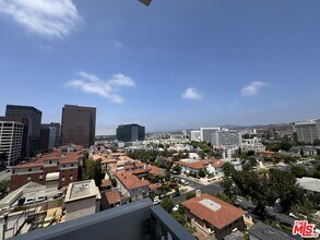 Building Photo - 10787 Wilshire Blvd