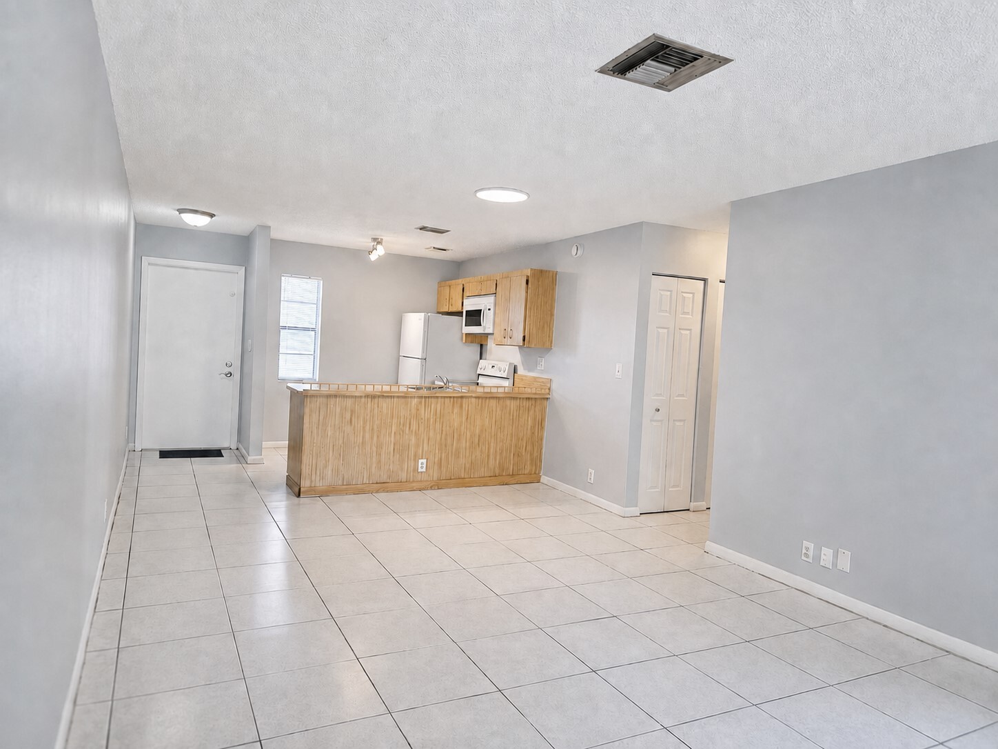 Building Photo - 10355 NW 35th St