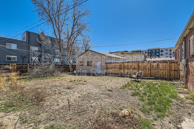 Building Photo - 1540 Zenobia St