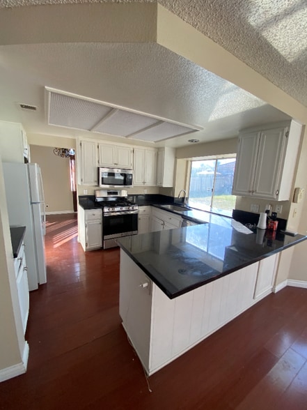 Building Photo - 16502 Mango Way