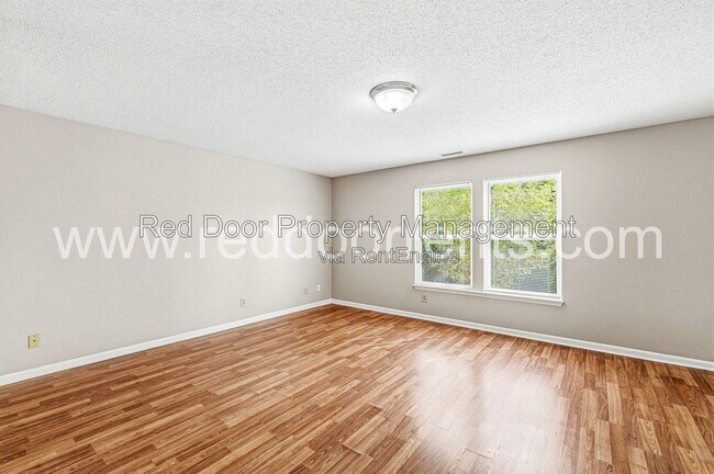 Building Photo - 6533 Newstead Dr