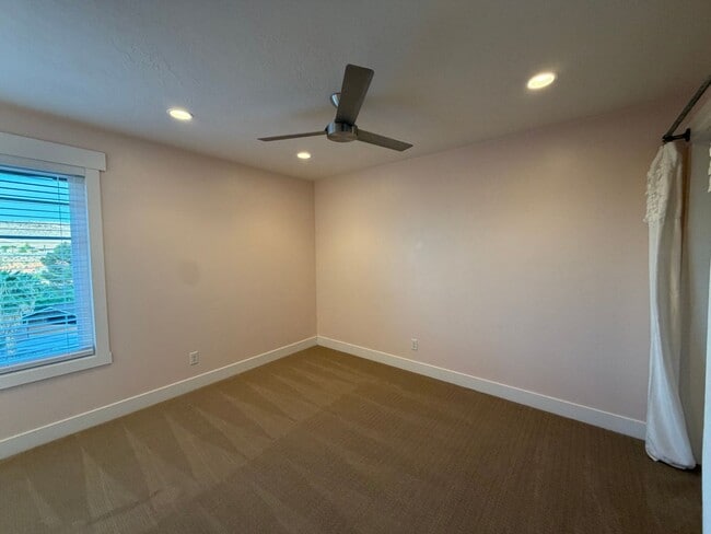 Building Photo - SPACIOUS PROPERTY DOWNTOWN FOR RENT!