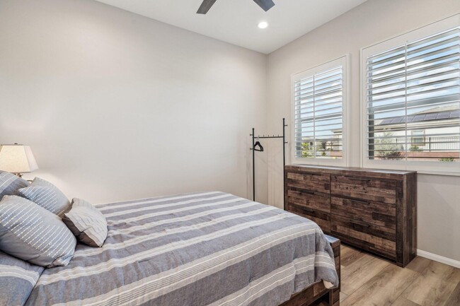 Building Photo - 51725 Pinnacle Vis Dr