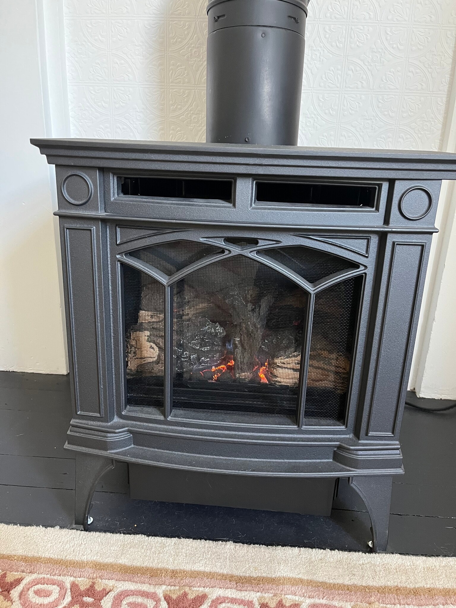 Vintage-style gas heat - 1122 9th St