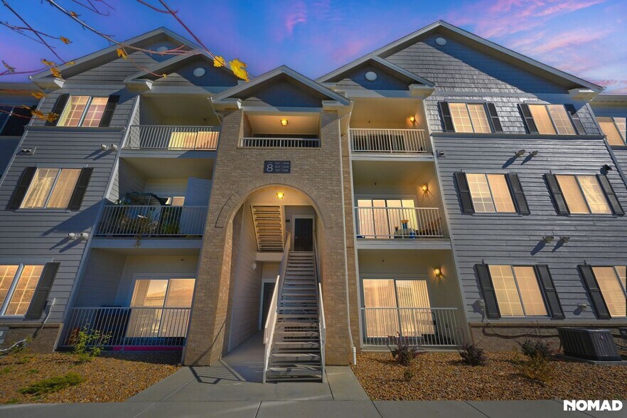 Primary Photo - 15700 E Jamison Dr