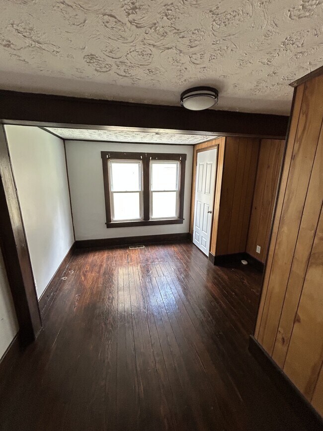 Building Photo - 352 Dunkard Ave