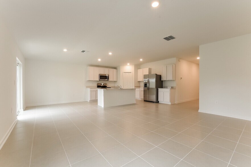 Building Photo - 1370 Inkberry Cir