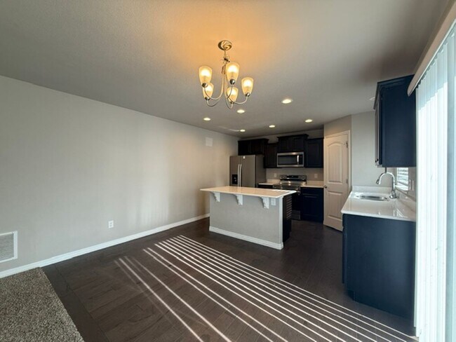 Building Photo - 6165 Shavers Dr