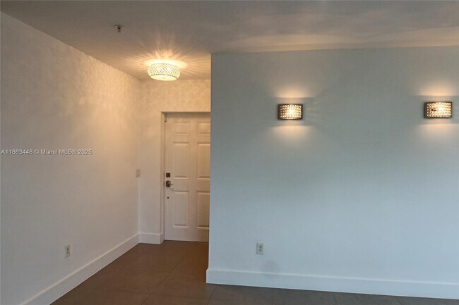 Building Photo - 555 E Dania Beach Blvd