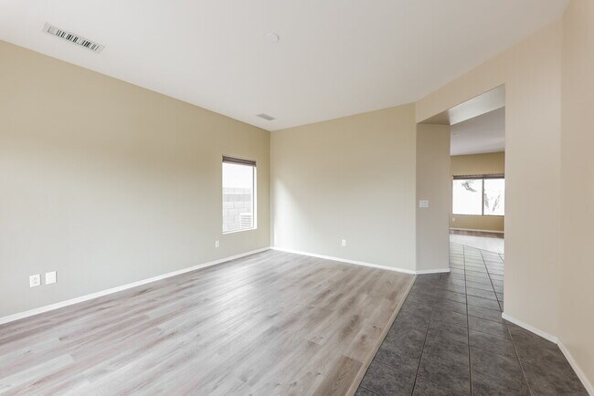 Building Photo - 5128 W Grenadine Rd