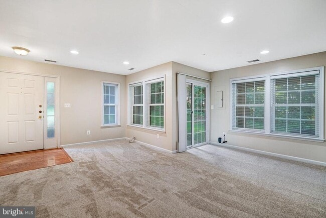 Building Photo - 9662 Potters Hill Cir