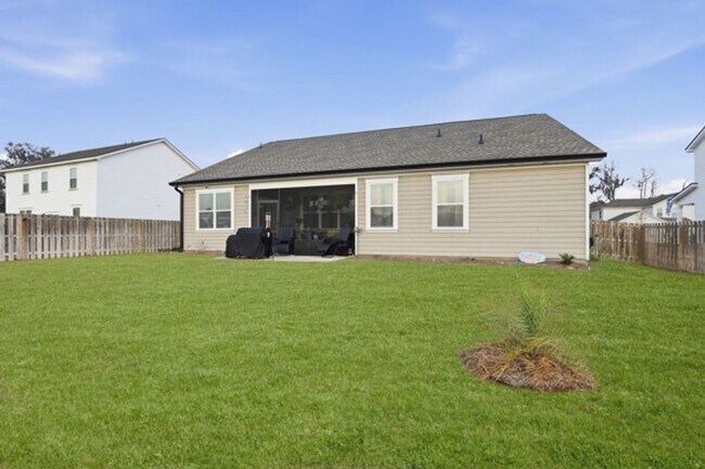 Building Photo - 564 Foxtail Dr