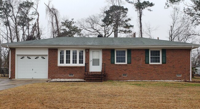 Primary Photo - Home for Rent!