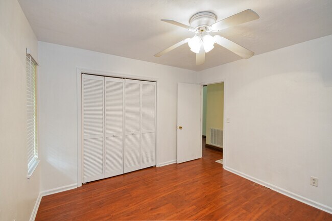 Building Photo - 289 Fern Hollow Rd